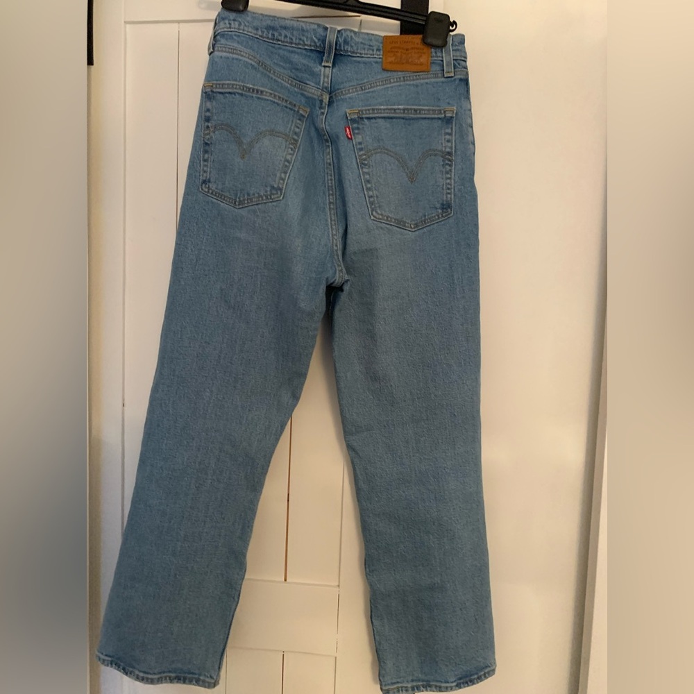 Levis Ribcage Cropped Jeans (29) - Picture 2 of 4